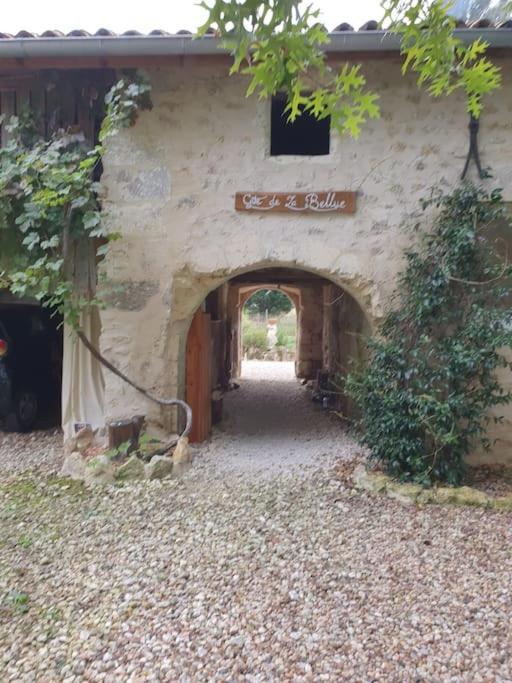 Gite Spacieux - 3 Chambres - Calme Et Charmant Cubnezais Eksteriør bilde
