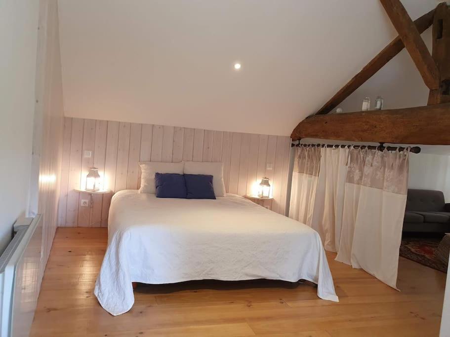 Gite Spacieux - 3 Chambres - Calme Et Charmant Cubnezais Eksteriør bilde